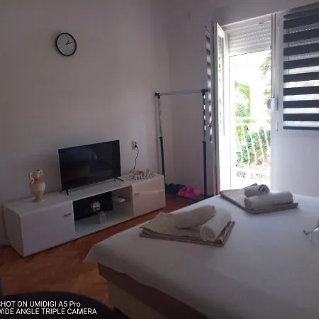 Relax Apartmani - Blizu Neuromedic Nis Exterior photo