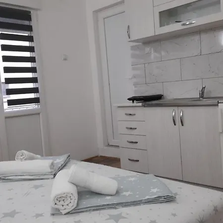 Relax Apartmani - Blizu Neuromedic Nis Exterior photo