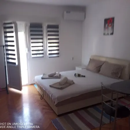 Relax Apartmani - Blizu Neuromedic Nis Exterior photo
