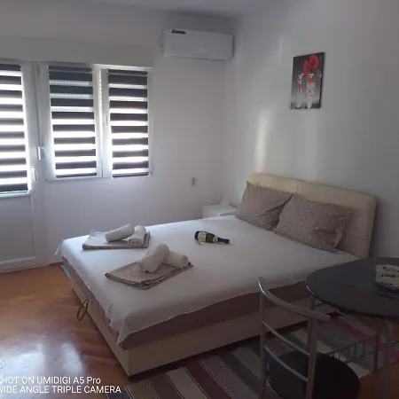 Relax Apartmani - Blizu Neuromedic Nis Exterior photo