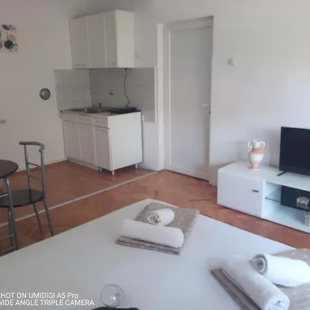 Relax Apartmani - Blizu Neuromedic Nis Exterior photo