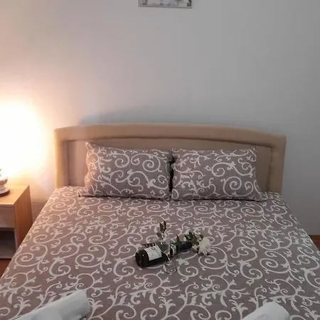Relax Apartmani - Blizu Neuromedic Nis Exterior photo