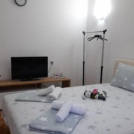 Relax Apartmani - Blizu Neuromedic Nis Exterior photo