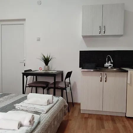 Relax Apartmani - Blizu Neuromedic Nis Exterior photo