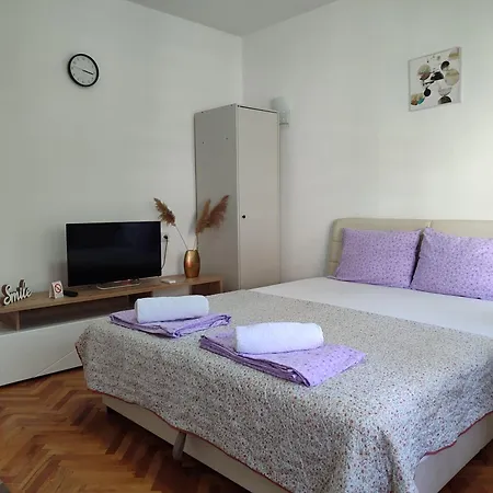 Relax Apartmani - Blizu Neuromedic Nis Exterior photo