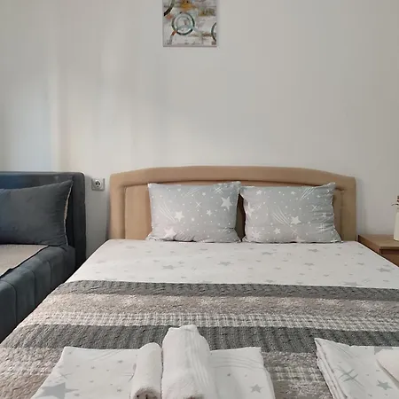 Relax Apartmani - Blizu Neuromedic Nis Exterior photo