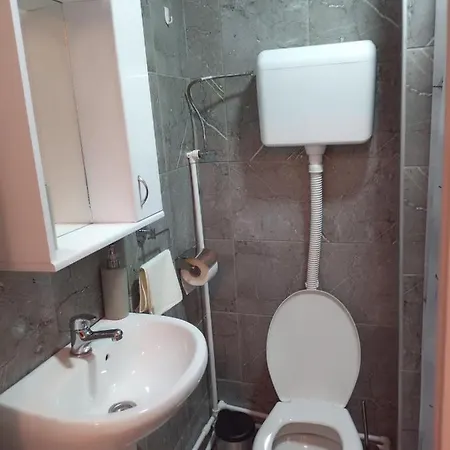 Relax Apartmani - Blizu Neuromedic Nis Exterior photo
